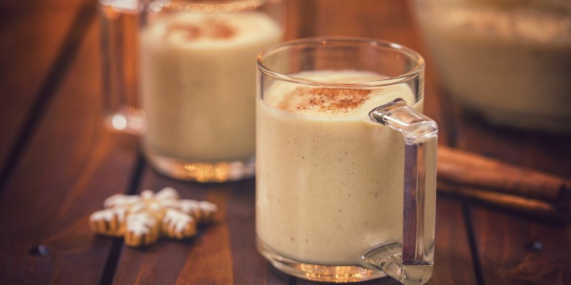 Une recette facile de latte au lait de poule épicé pour plonger dans l'ambiance des fêtes